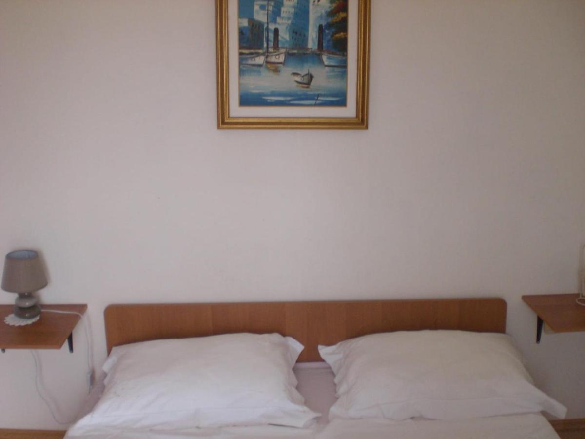 Apartmani Vesna Vir Exterior foto