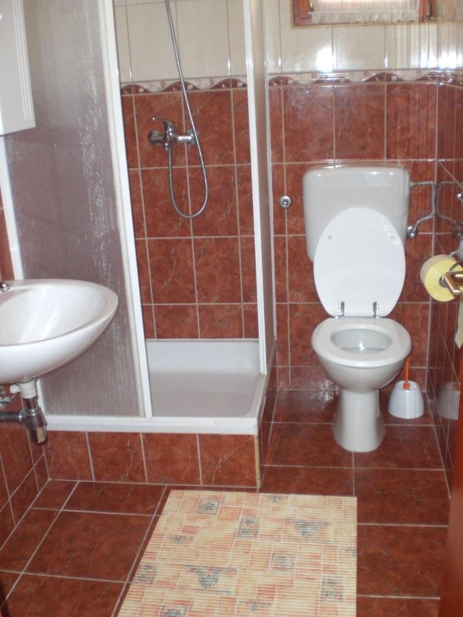 Apartmani Vesna Vir Exterior foto
