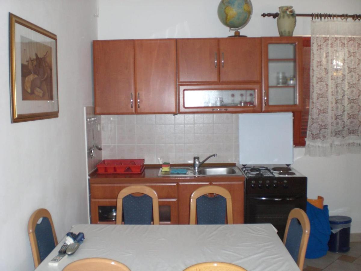 Apartmani Vesna Vir Exterior foto